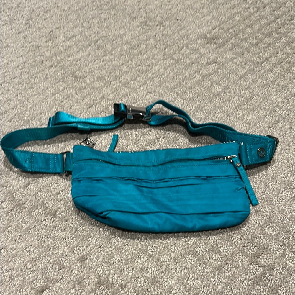 Lululemon Teal Belt Bag with Adjustable Strap